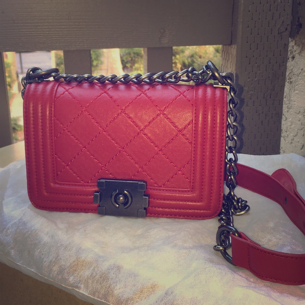 💙Moving Sale: Red Faux Leather Chain Bag